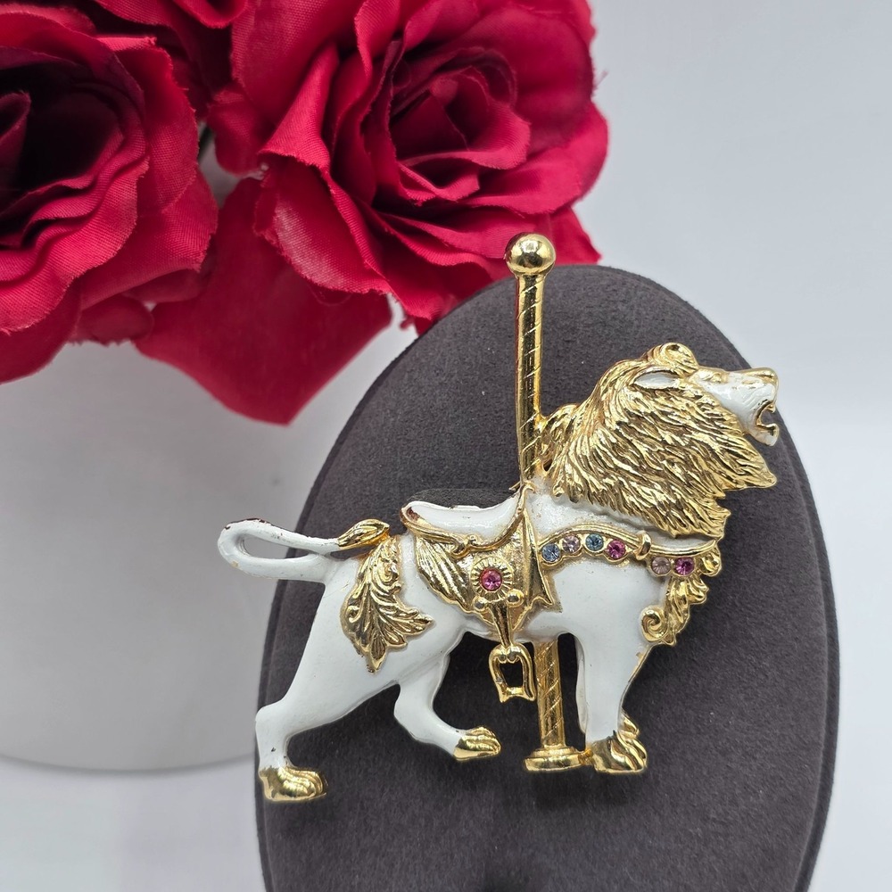 Vintage Carousel Lion Brooch Enamel Rhinestone Gold Tone White Circus Regal